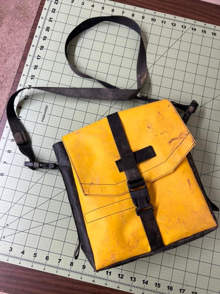 Cave Satchel, Basic